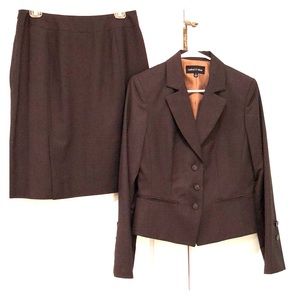 Isabel & Nina Brown professional career suit